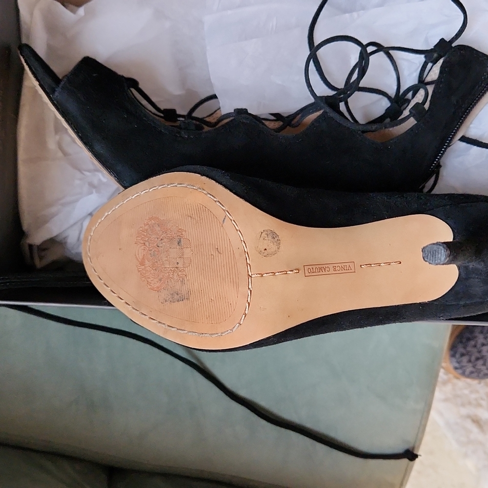 VINCE CAMUTO Suede Heels - Picture 3 of 6